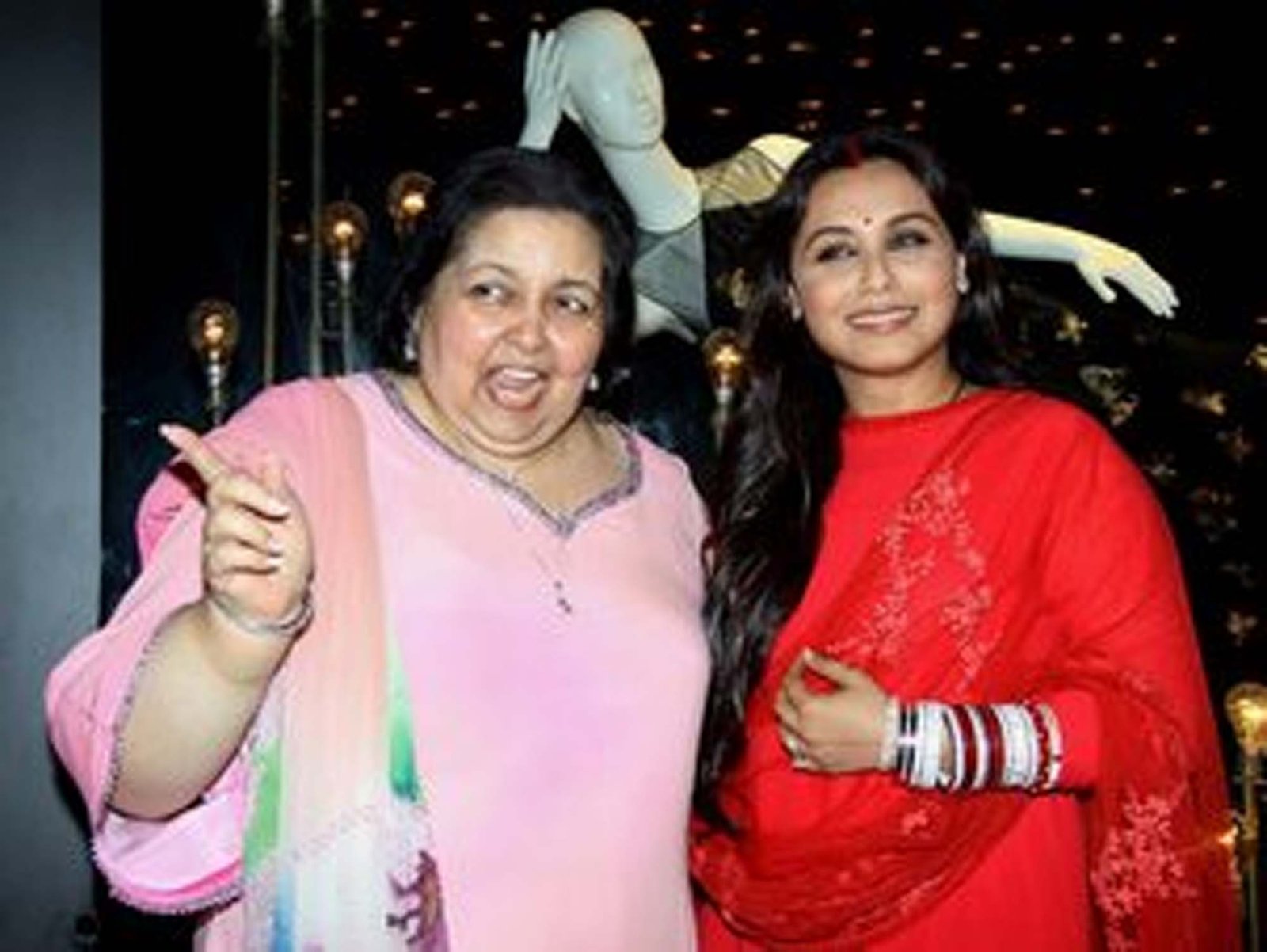 Yash Chopra's Wife And Playback Singer Pamela Chopra Dies At 74 - DMA News