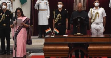 President Ram Nath Kovind administers the oath to Meenakshi Lekhi as a Minister of State, at the Rashtrapati Bhavan in New Delhi on Wednesday. (Photo: PTI)