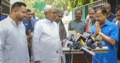 Nitish Kumar meets Kejriwal in Delhi assures support to AAP govt amid tussle with Centre