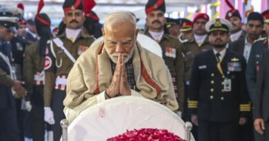 With Sikh chants and India’s top leaders mourning, Manmohan Singh’s final journey ends