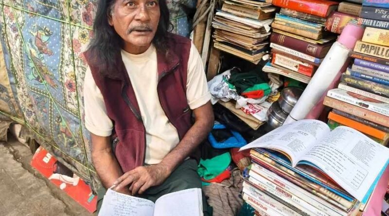 Poetry from the pavement: Meet Mohan Das, a Gariahat book hawker who writes verses between sales